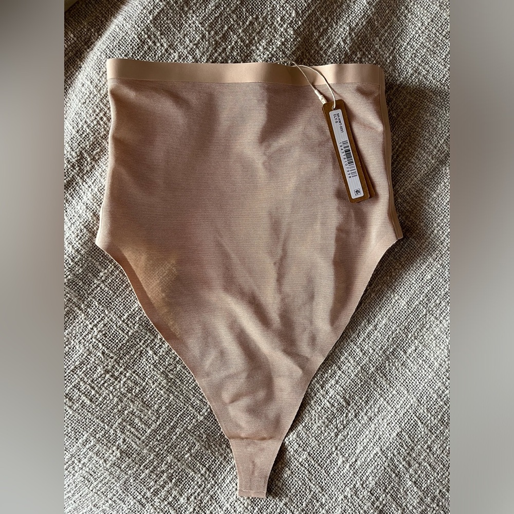 SKIMS Power Mesh High Waisted Thong- NWT Size S in Clay